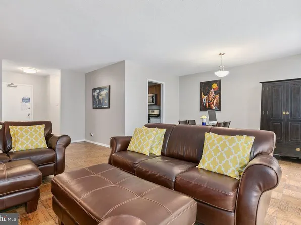 4515 Willard Ave APT 612S, Chevy Chase, MD 20815