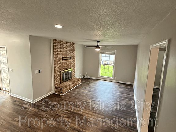 3rd image of 553 Owendale Dr
