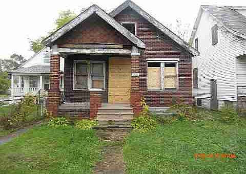 8905 Vinton