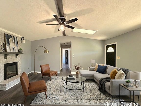 4th image of 1511 Westmont Drive