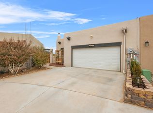 2214 Calle De Silverio SW, Los Lunas, NM 87031
