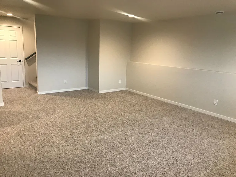 920 Albert Dr W — Photo 20