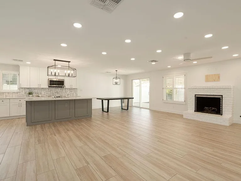 8656 E Solano Dr — Photo 4