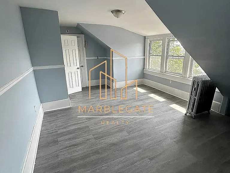 271 Seymour Ave #3C — Photo 2