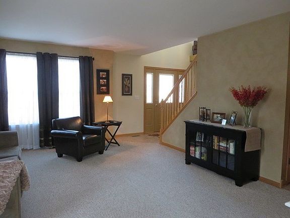 2nd image of 524 Treasure Dr