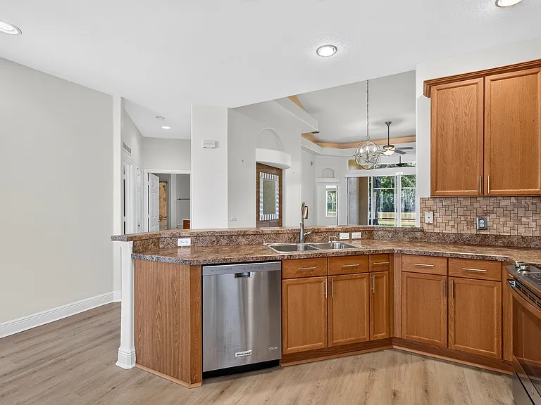 166 Sedona Cir — Photo 8