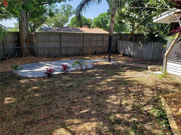 4th image of 705 Lake Dexter Cir