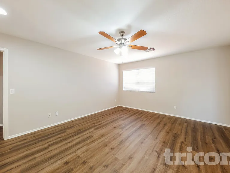 16191 N 157th Dr — Photo 8
