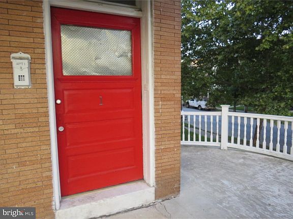 2nd image of 301 W 18th St