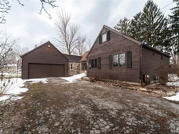 2nd image of 9244 Robbins Rd