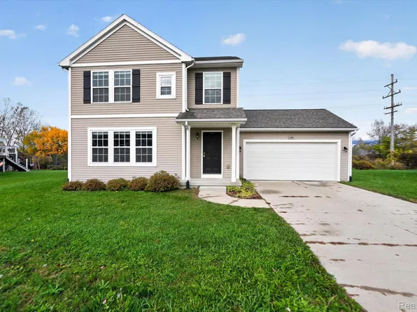 344 Saddlebrook Dr, Linden, MI 48451
