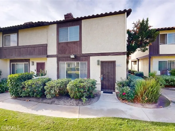 1077 Santo Antonio Dr APT 68, Colton, CA 92324