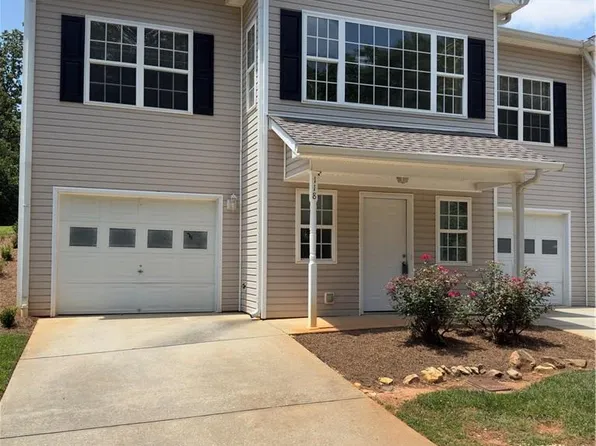 118 Pointe Cir, Dahlonega, GA 30533