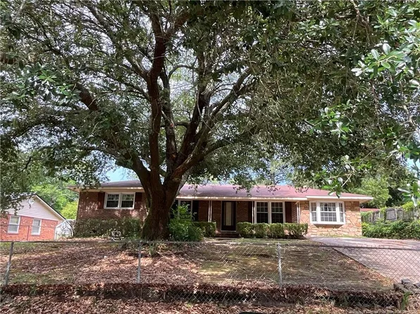 2235 Memory St, Fayetteville, NC 28304