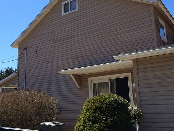 3rd image of 19 Andrewsville St