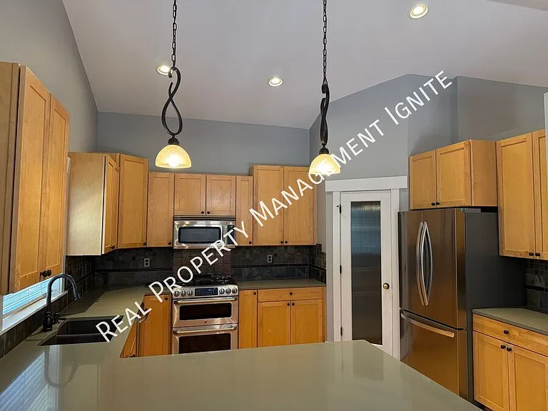 2955 NW Bordeaux Ln — Photo 3
