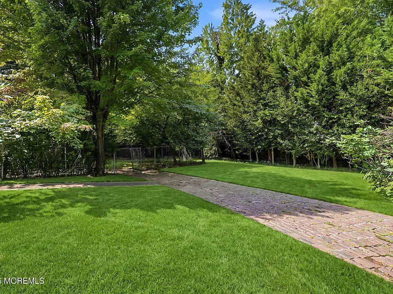 470 Monmouth Pl — Photo 49