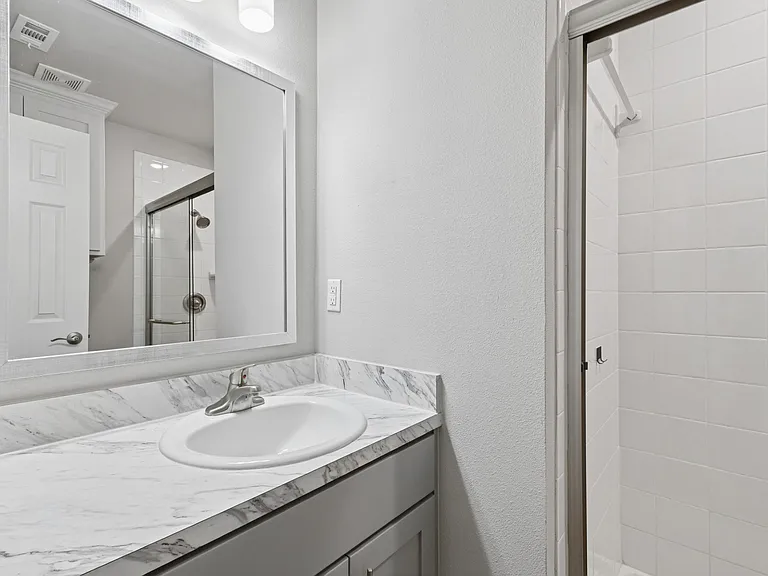 Muirfield Village B1 Bathroom