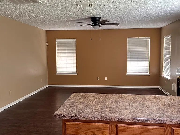 13967 Dentwood Dr — Photo 5