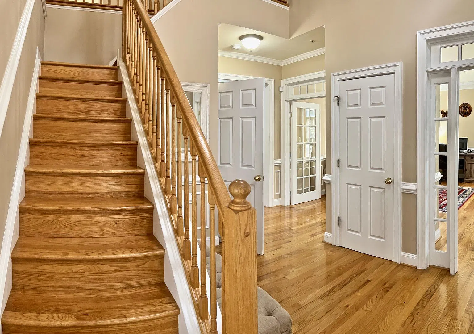 4 bed, 3.5 bath, 4850 sqft, $5,600 — Photo 2