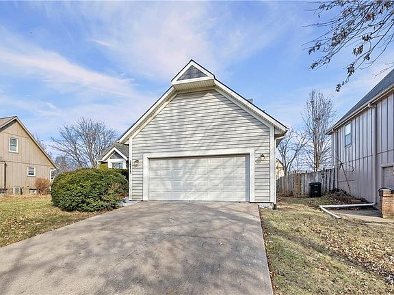 4th image of 14715 S Summertree Ln