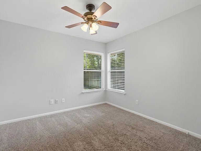 18 Mulberry Glen Pl — Photo 35