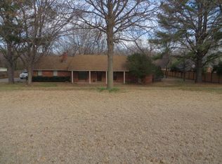 1615 Opal St, Chickasha, OK 73018