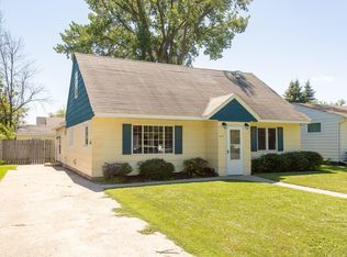 517 11th St NW, East Grand Forks, MN 56721