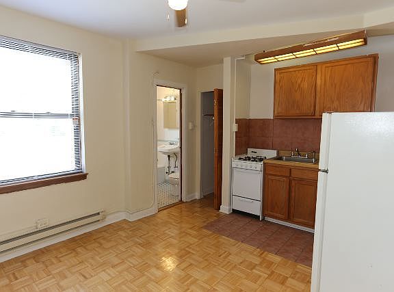 5th image of 505 W Belmont Ave #71701I