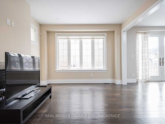 5th image of 2163 Vineland Cres