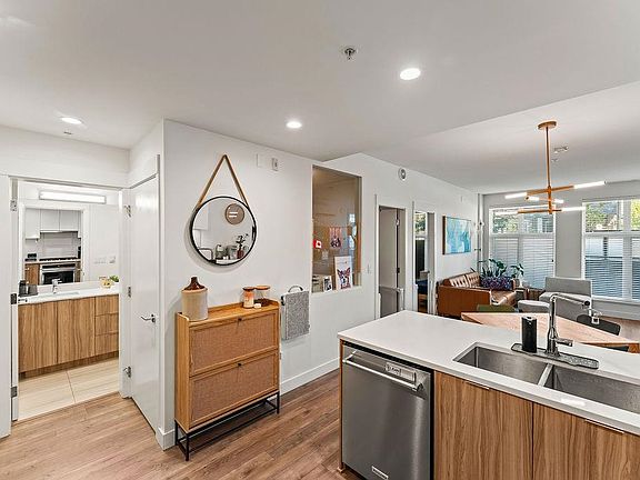 4th image of 750 Dogwood St #101