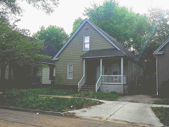 2nd image of 1315 S Walnut St