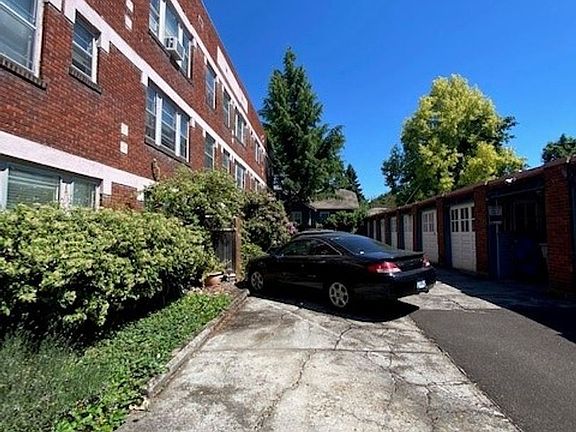 2nd image of 963 NW Jackson Ave #10431432