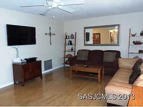 4th image of 358 Casuarina Cir