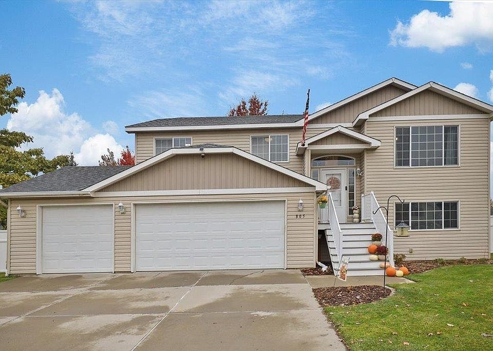 1st image of 805 E Justin Ave