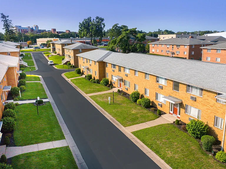 Ridgecrest Court — Photo 12