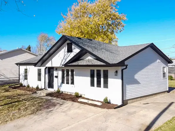226 Hayes Ave, Romeoville, IL 60446