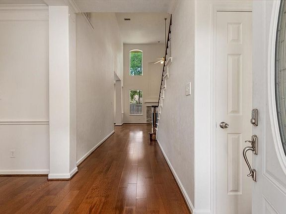 4th image of 10230 Wildwood Park Ln