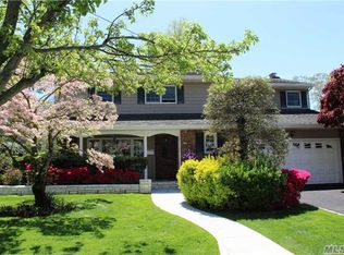 72 Wright Rd, Rockville Centre, NY 11570