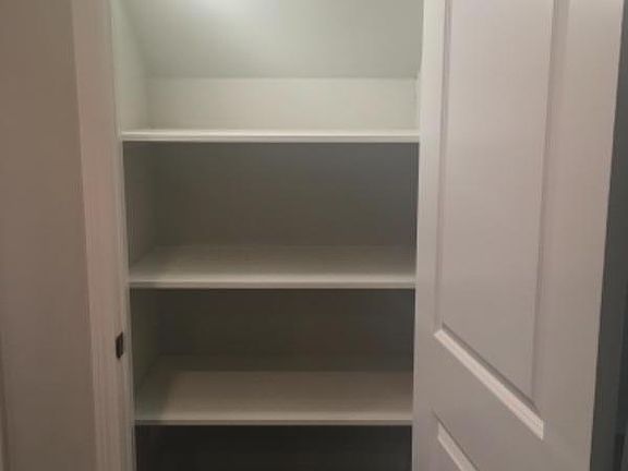 4th image of 1525 E Stiner Ave