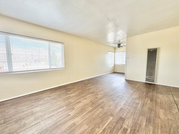 10107 S Hoover St APT 3