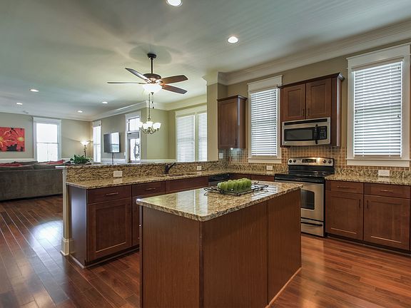2nd image of 3037 Millerton Way