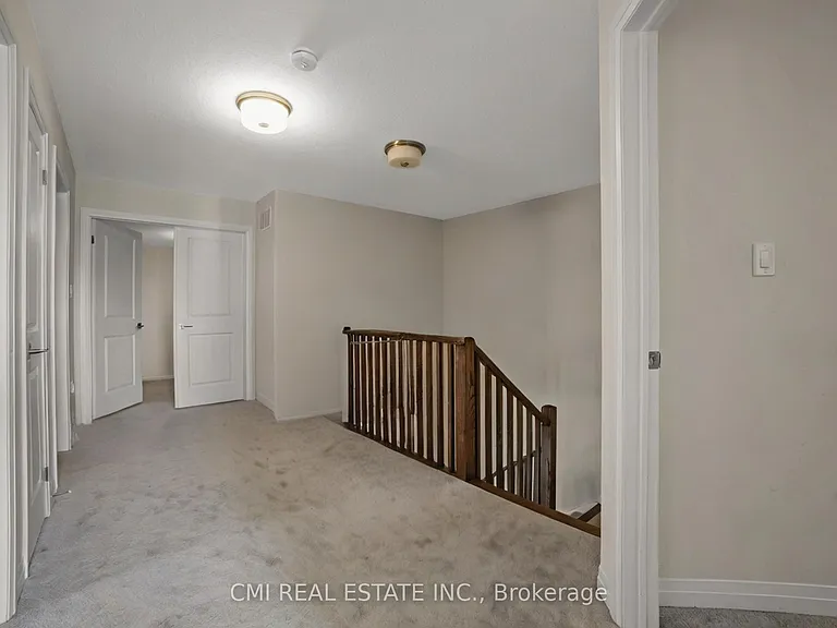 3742 Sunbank Cres — Photo 19