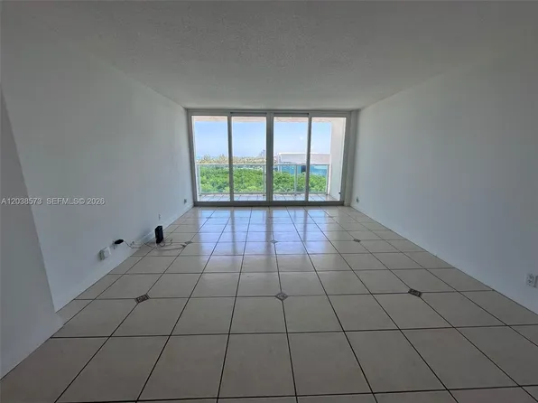 100 Bayview Dr, Sunny Isles Beach, FL