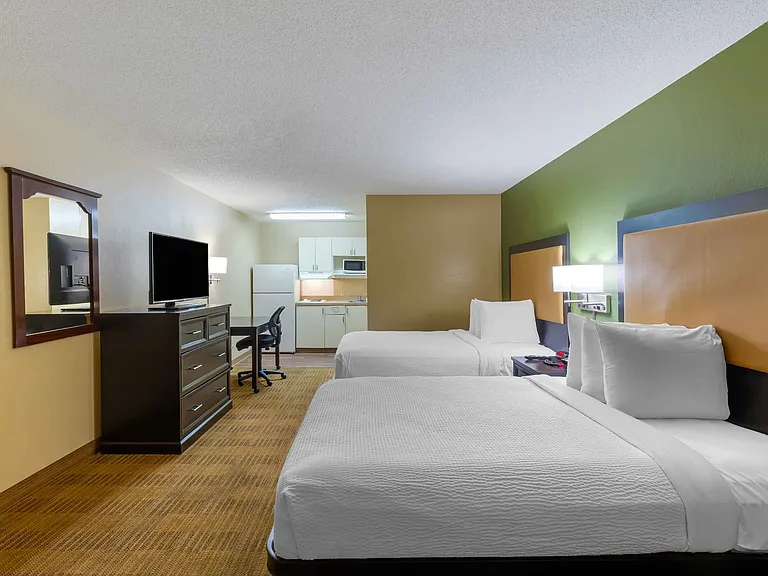 Studio Suite - 2 Full Beds