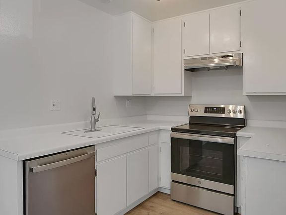 5th image of 5510 Armitos Ave APT 9