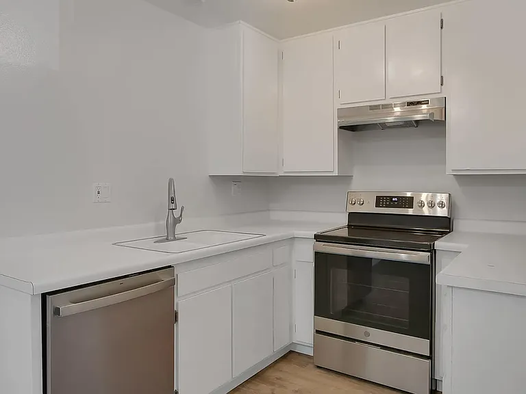 5510 Armitos Ave #9 — Photo 5