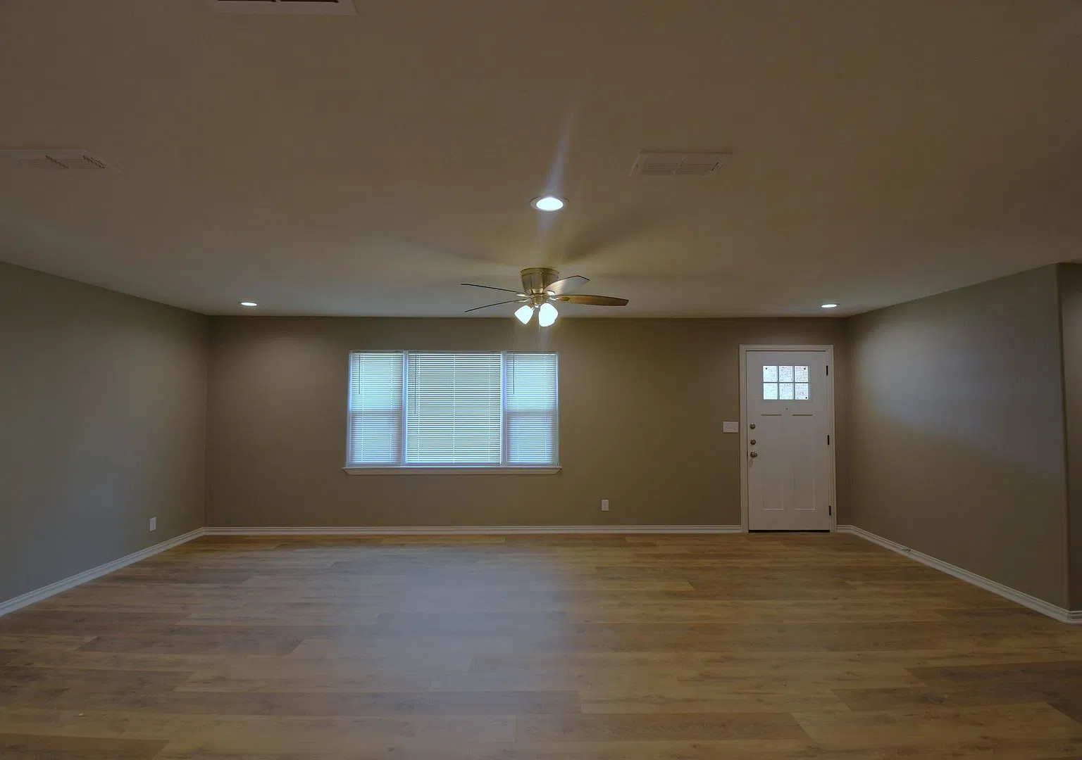 Newly Renovated Three Bedroom-2 Bathroom Brick Home! — Photo 4