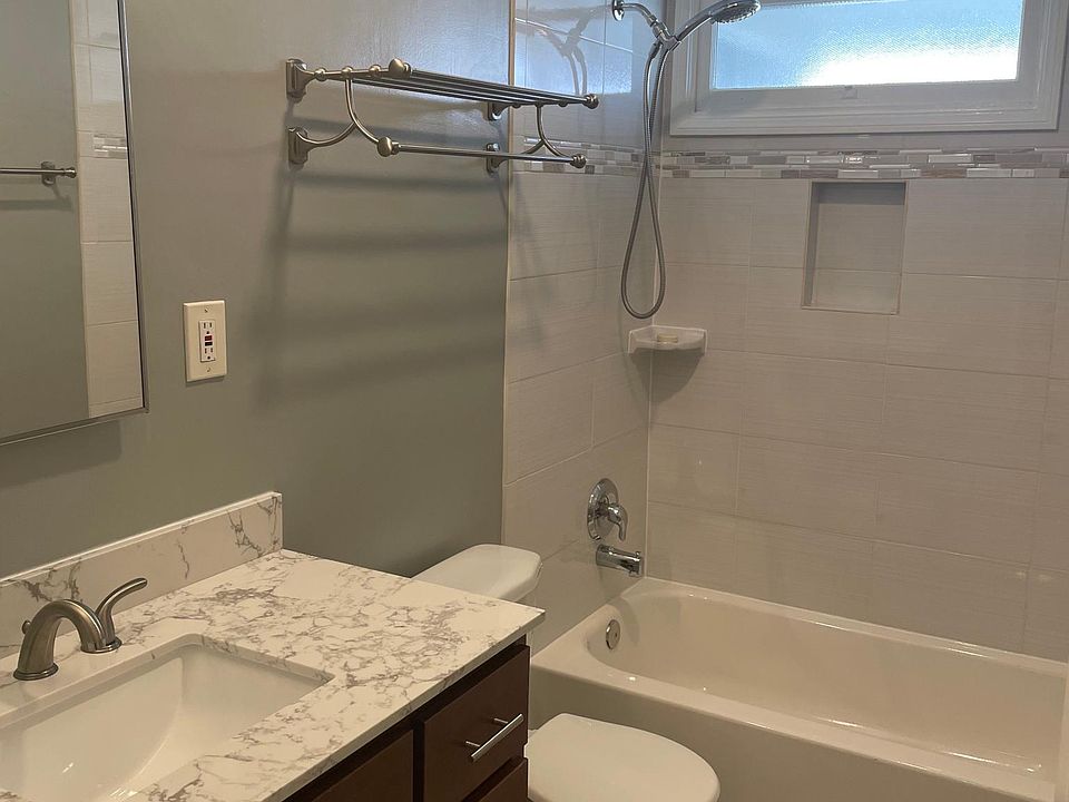 2nd image of 7013 S La Tijera Blvd
