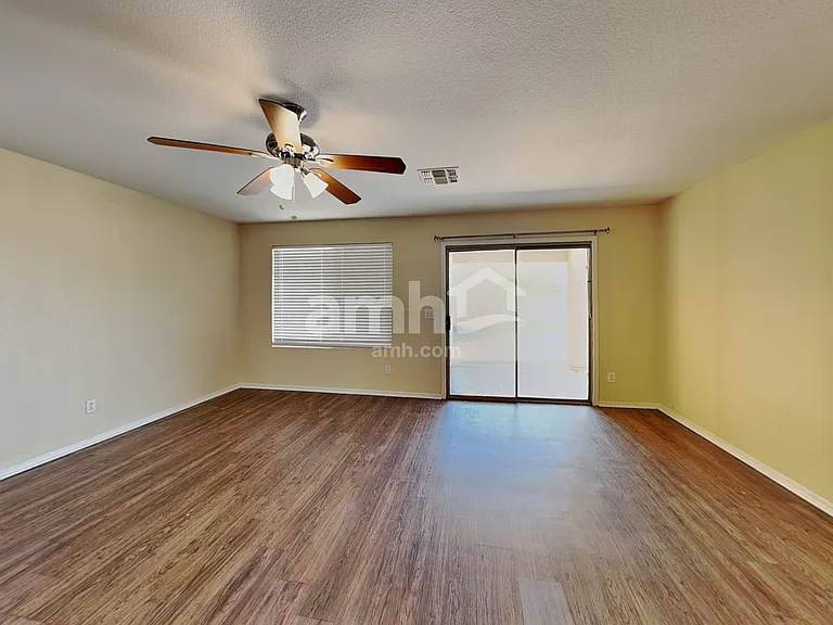 7926 N 54th Dr — Photo 6